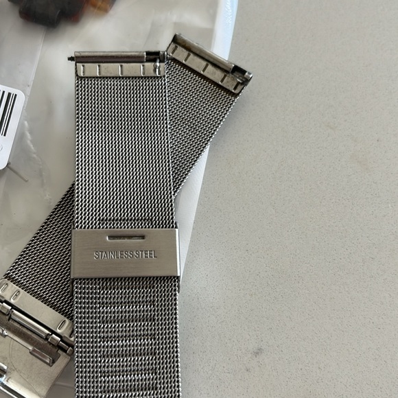 Fitbit Versa Lite bands - Picture 2 of 4